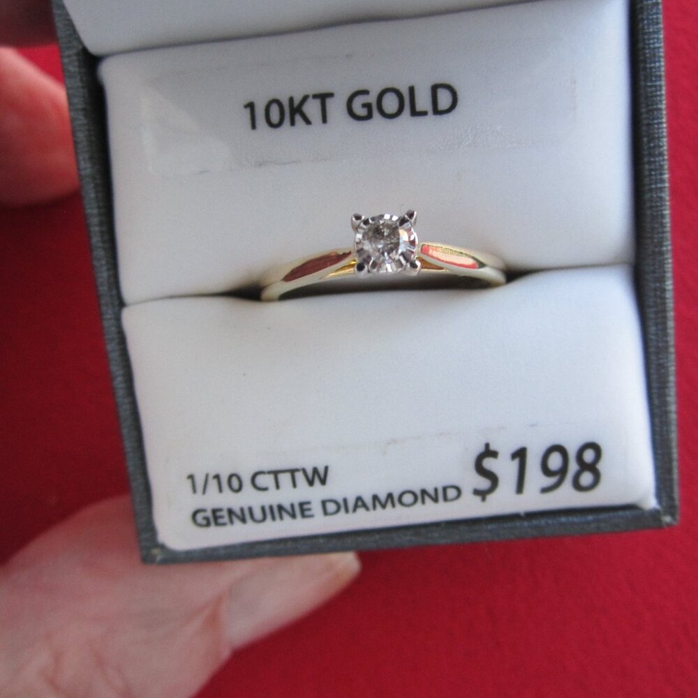 NIB 10KT Yellow Gold and Diamond Promise or Friendship Ring